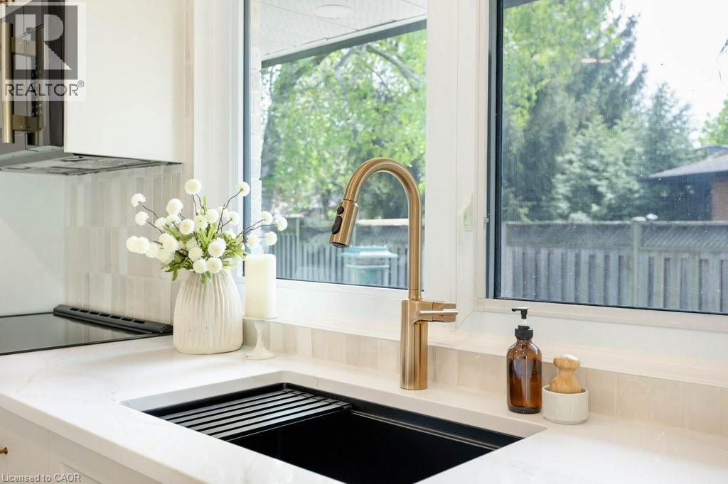 22 Charlotte Crescent, Kitchener, ON