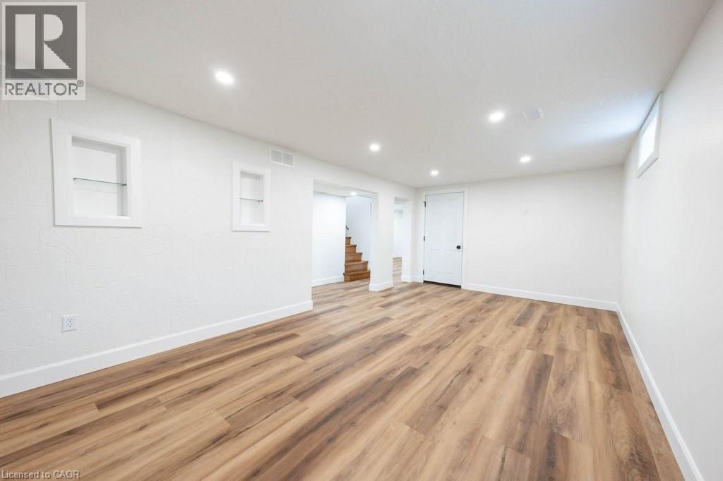 22 Charlotte Crescent, Kitchener, ON