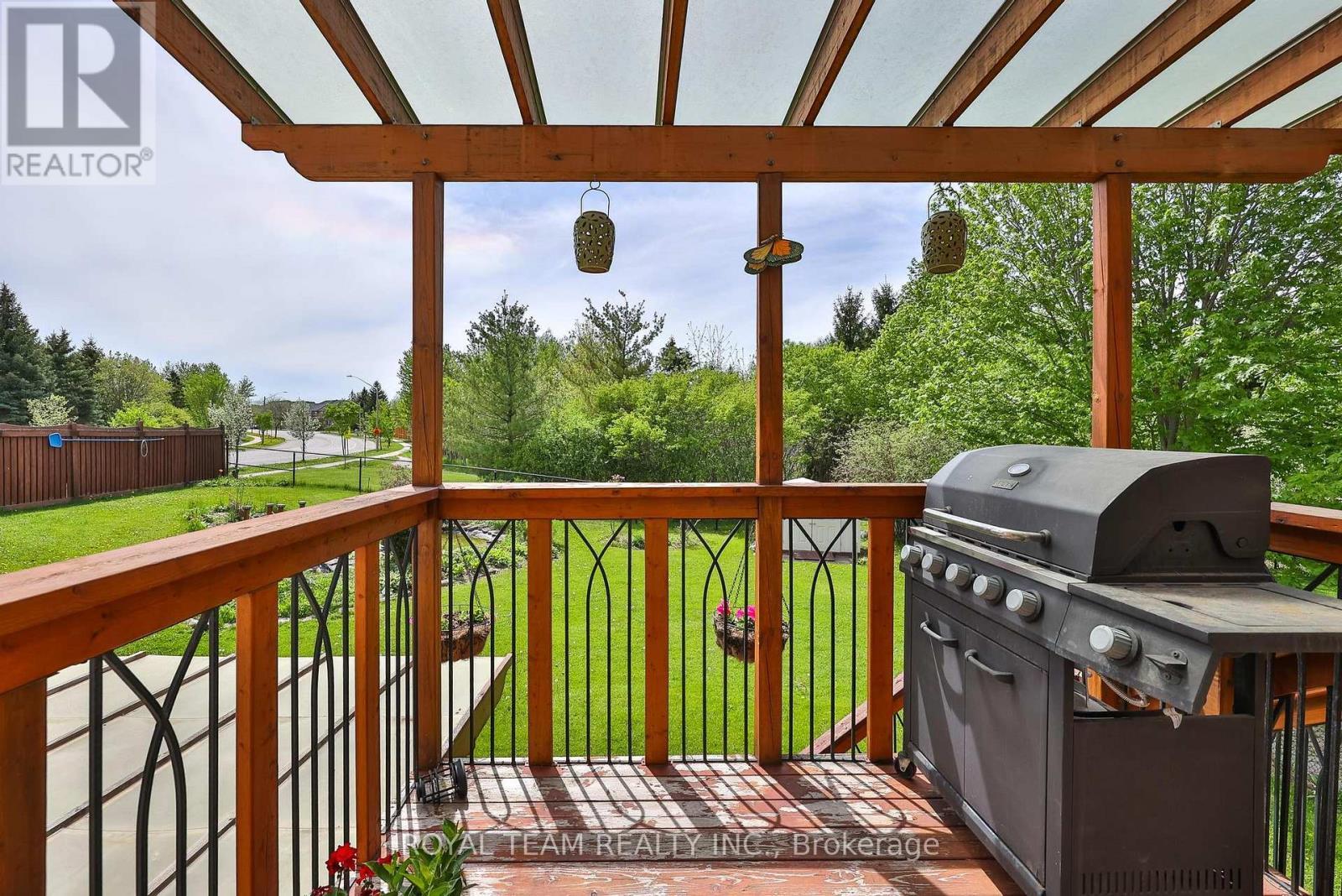 2 Sandway Crescent, Vaughan, ON