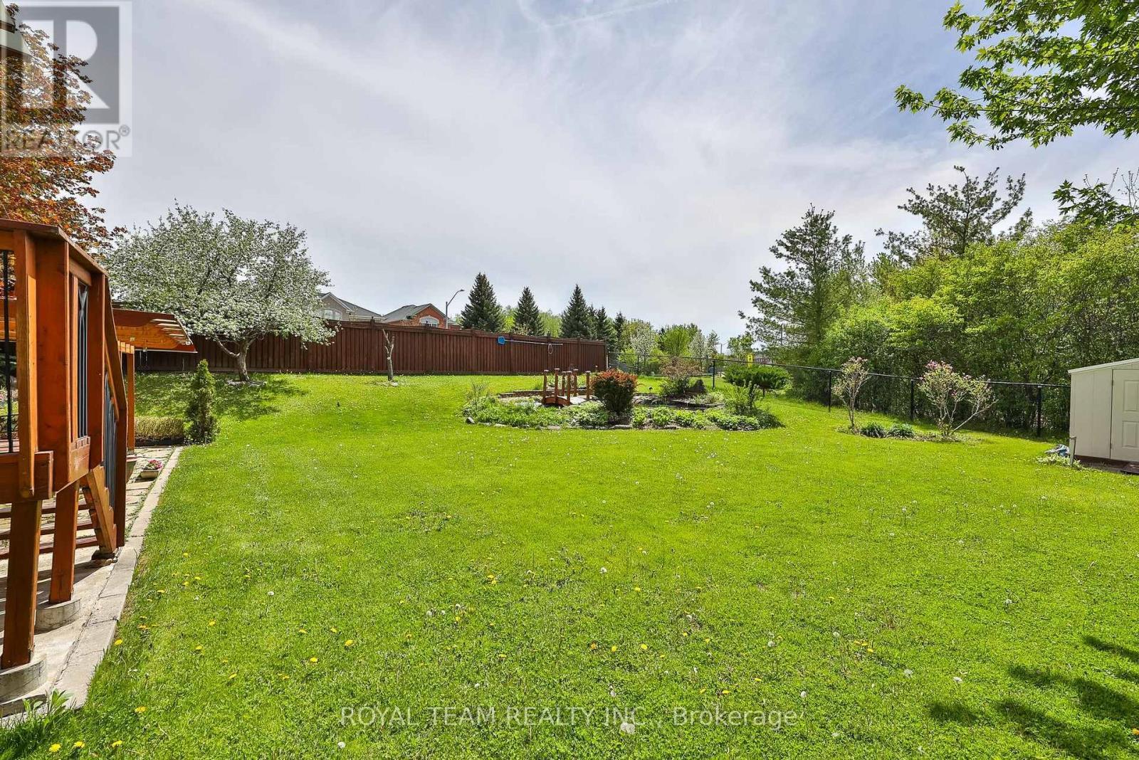 2 Sandway Crescent, Vaughan, ON