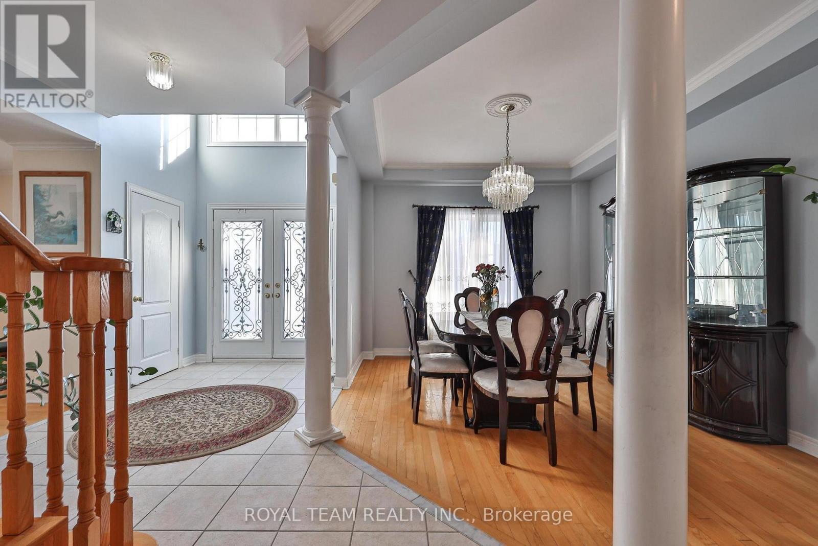 2 Sandway Crescent, Vaughan, ON
