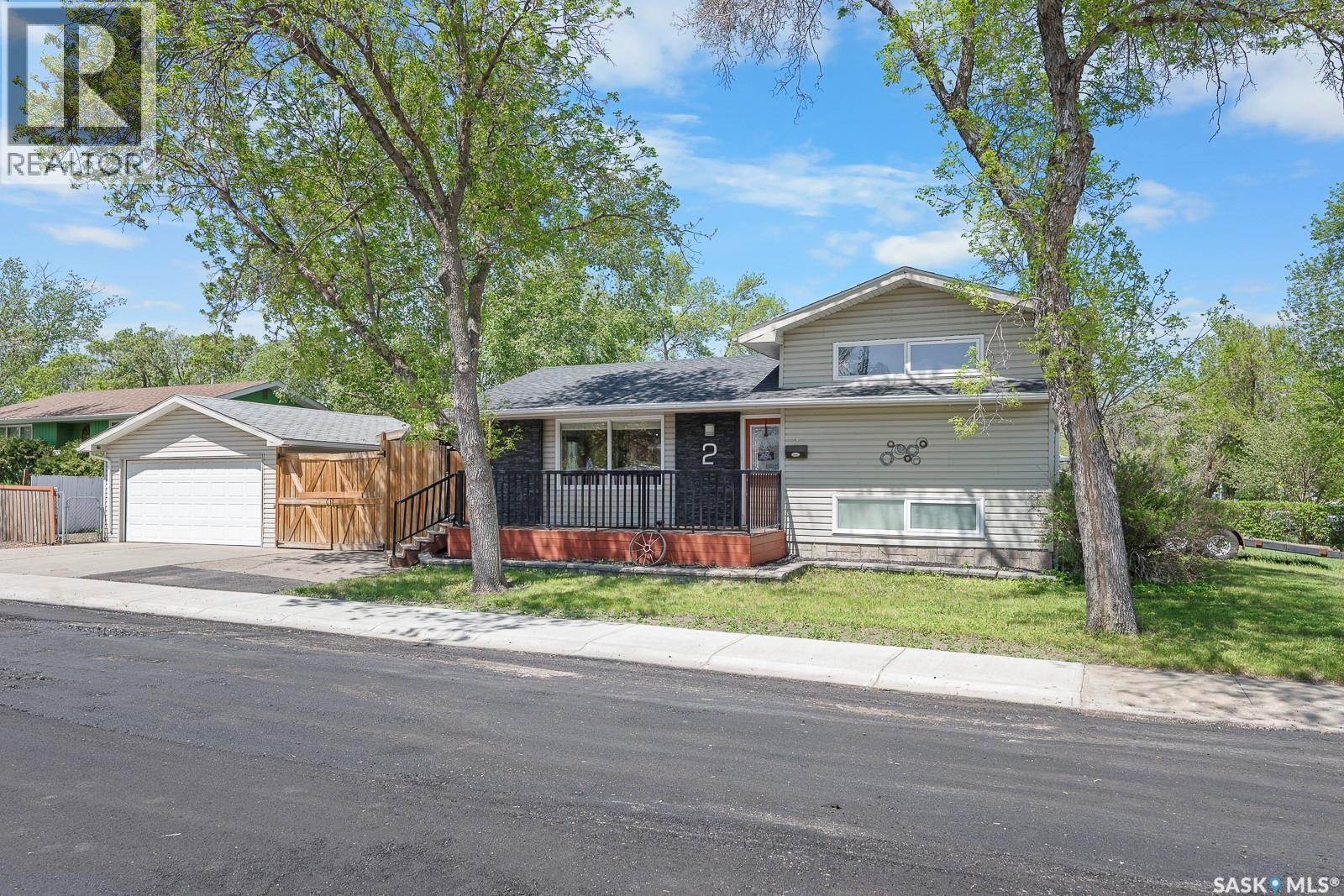 2 Pleasantview Bay, Regina, SK