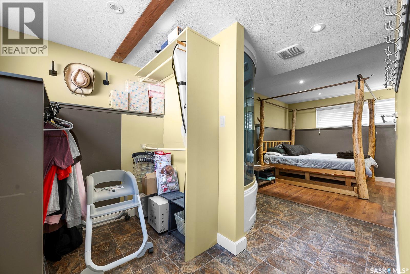 2 Pleasantview Bay, Regina, SK