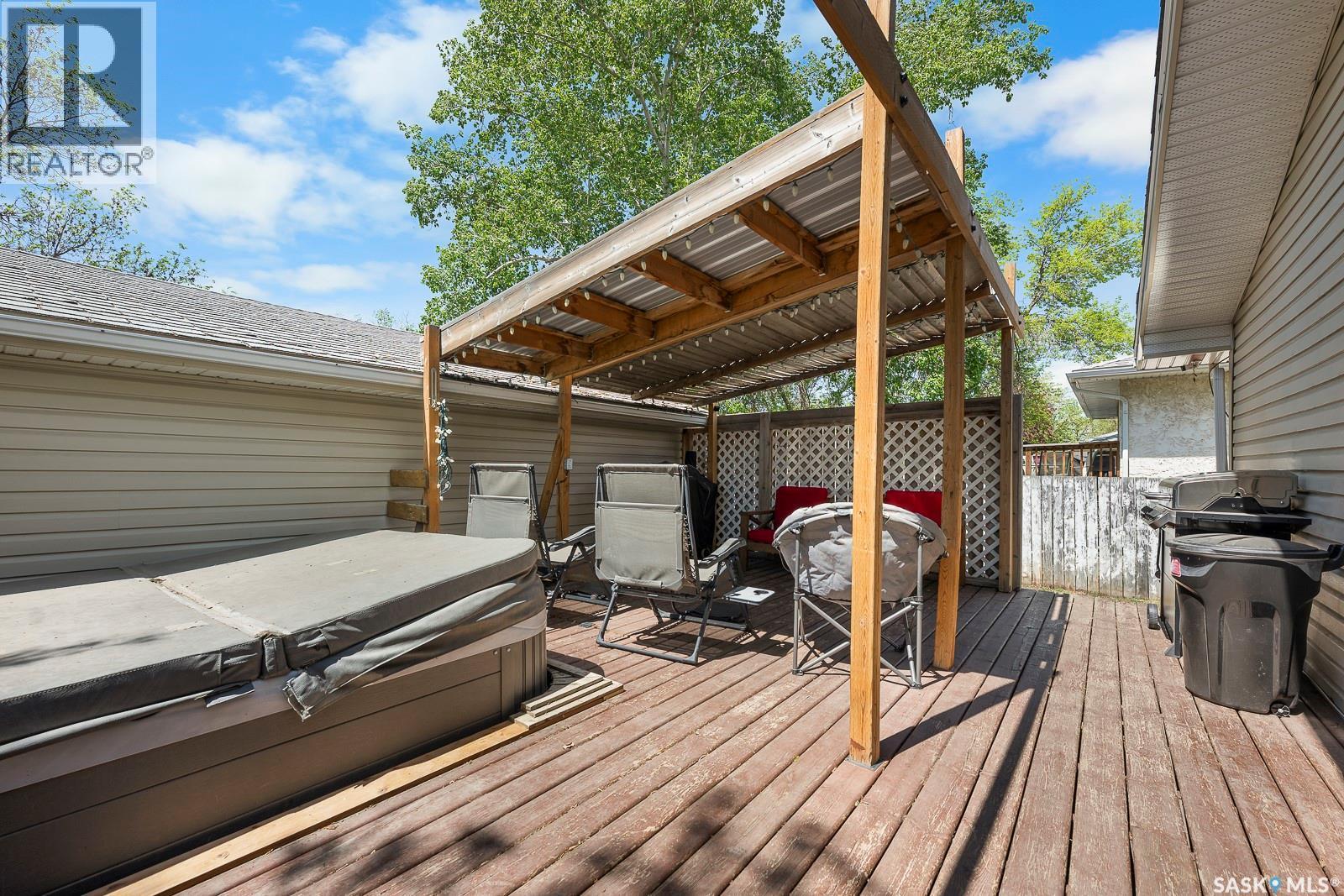 2 Pleasantview Bay, Regina, SK
