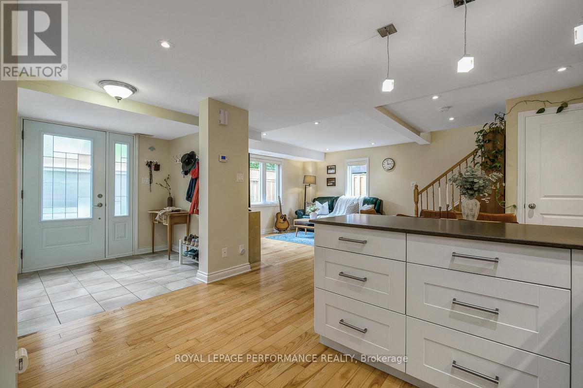 6 Hilda Street, Ottawa, ON