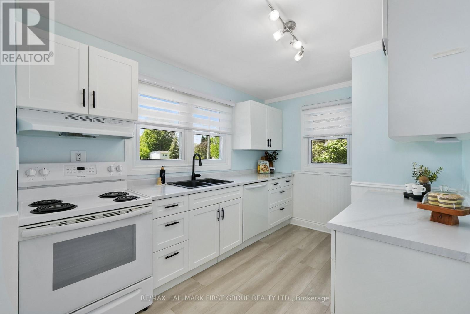 40 Whites Road, Quinte West, ON