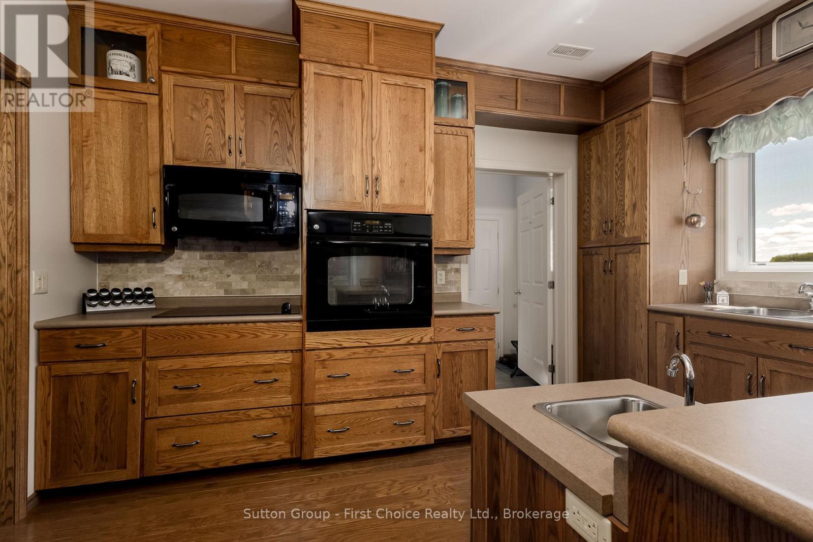 4957 Perth Road 119, Perth East (North Easthope), ON