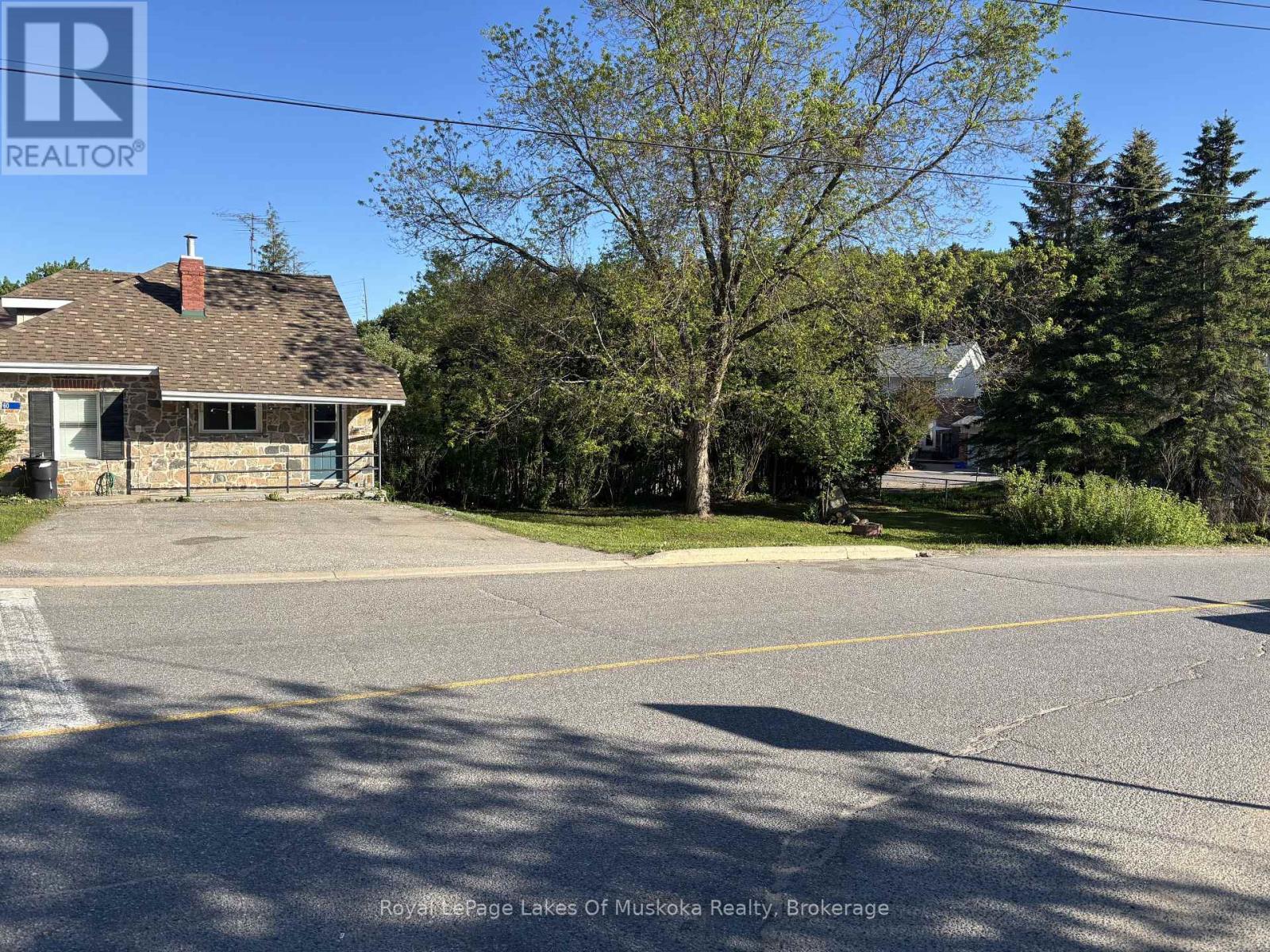 60 West Road W, Huntsville, ON