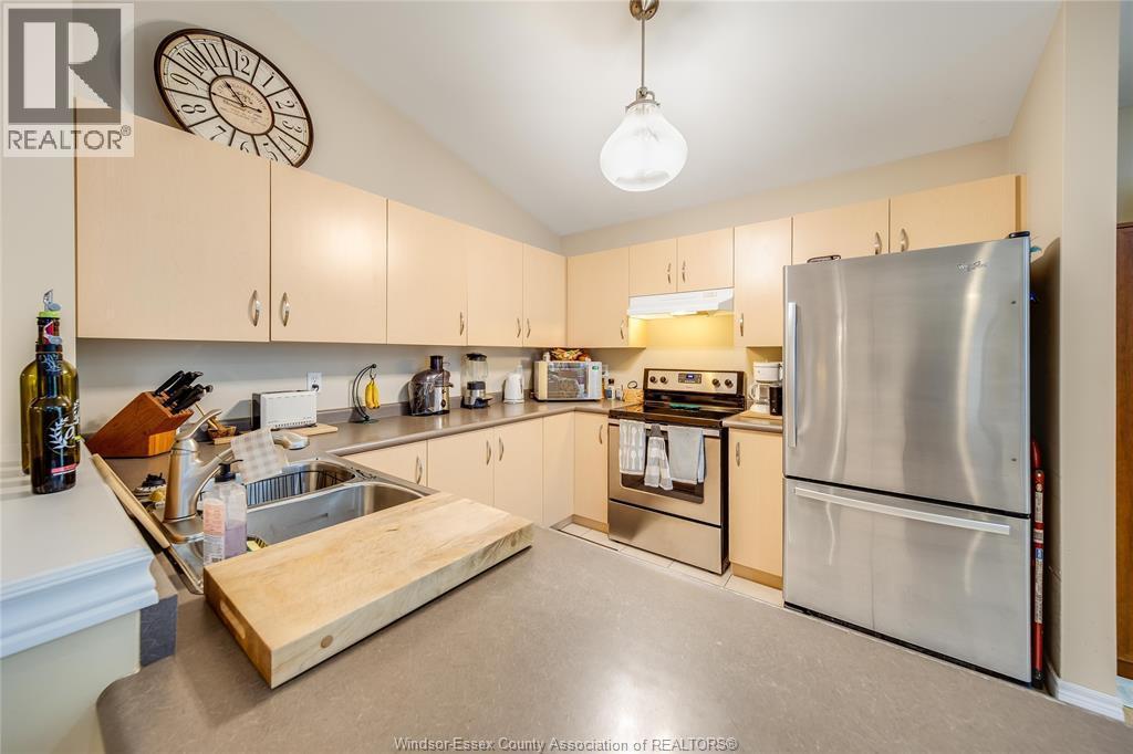 1739 Castleton Avenue, Windsor, ON