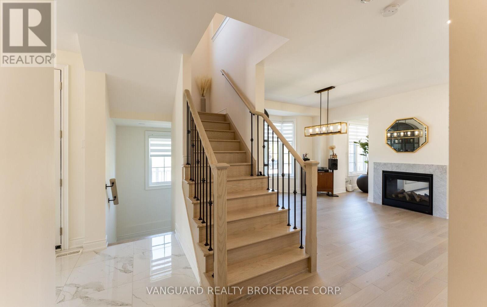 158 Scarlet Way, Bradford West Gwillimbury, ON