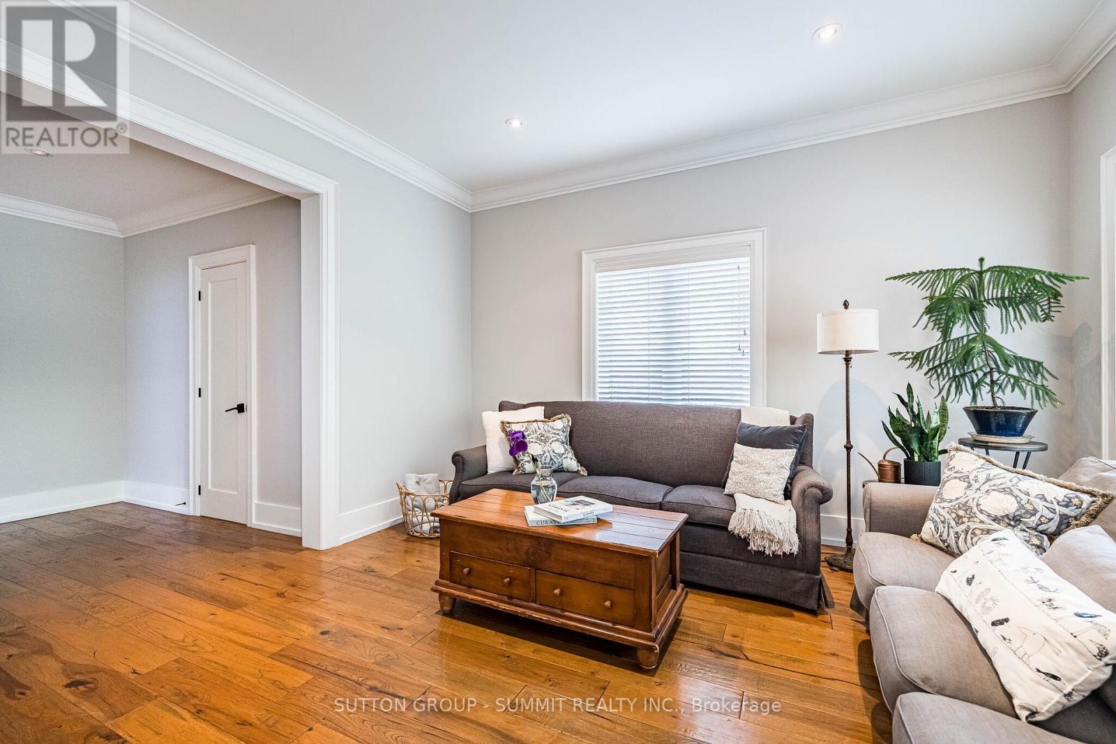 21 Cumberland Drive, Mississauga, ON