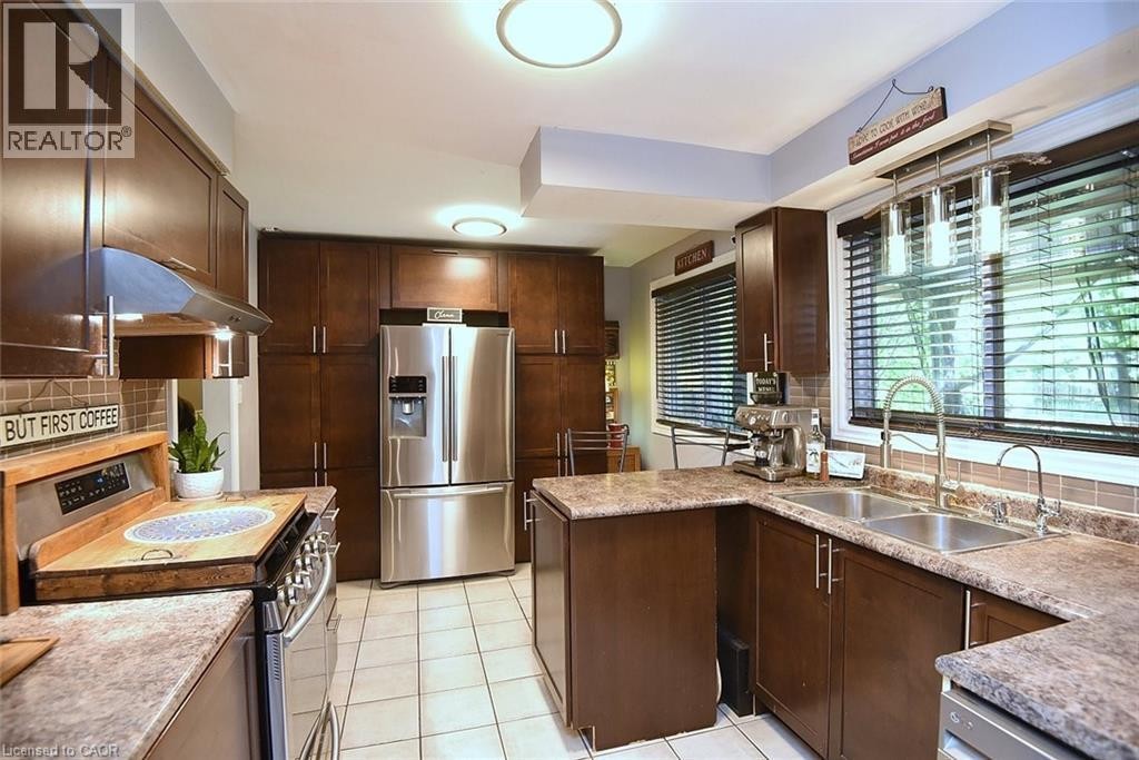 18 Dennis Avenue, Waterdown, ON - Indoor Photo Showing Kitchen With Stainless Steel Kitchen With Double Sink
