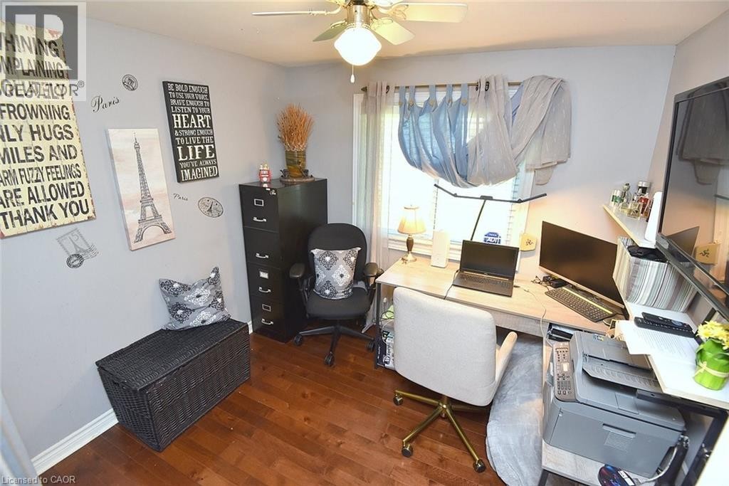 18 Dennis Avenue, Waterdown, ON - Indoor Photo Showing Office