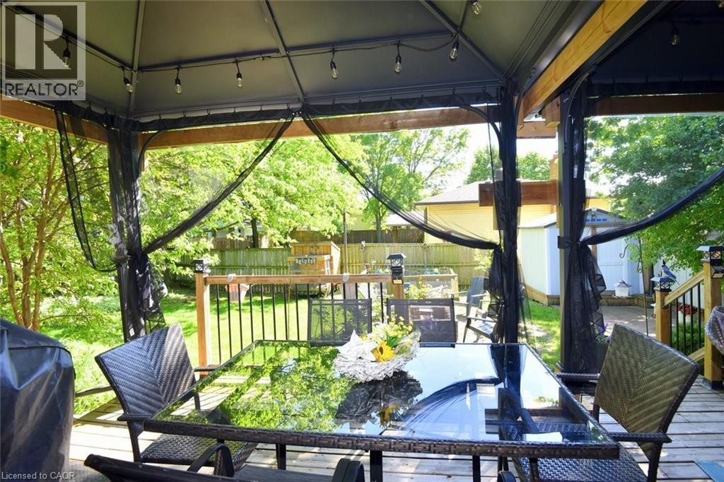 18 Dennis Avenue, Waterdown, ON - Outdoor With Deck Patio Veranda With Exterior