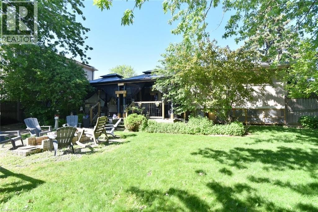 18 Dennis Avenue, Waterdown, ON - Outdoor