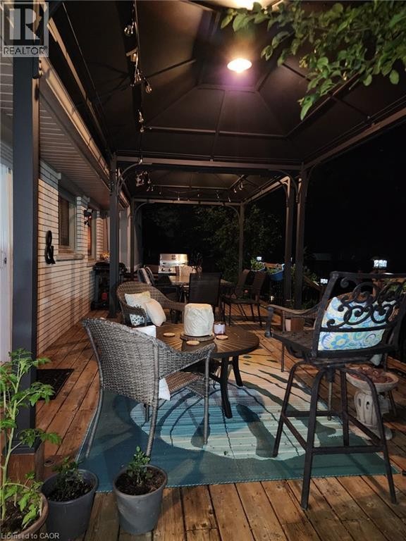 18 Dennis Avenue, Waterdown, ON - With Deck Patio Veranda