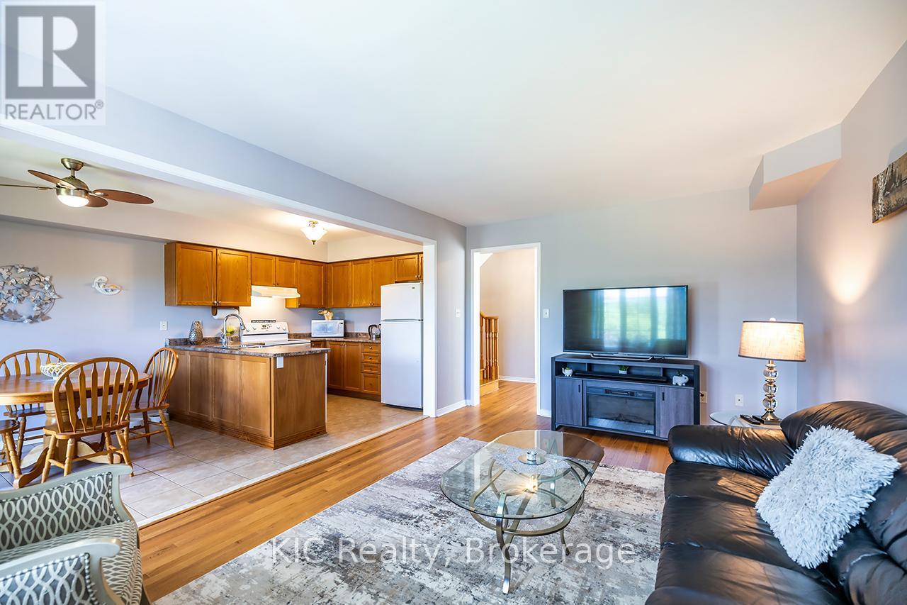 40 Puttingedge Drive, Whitby (Rolling Acres), ON