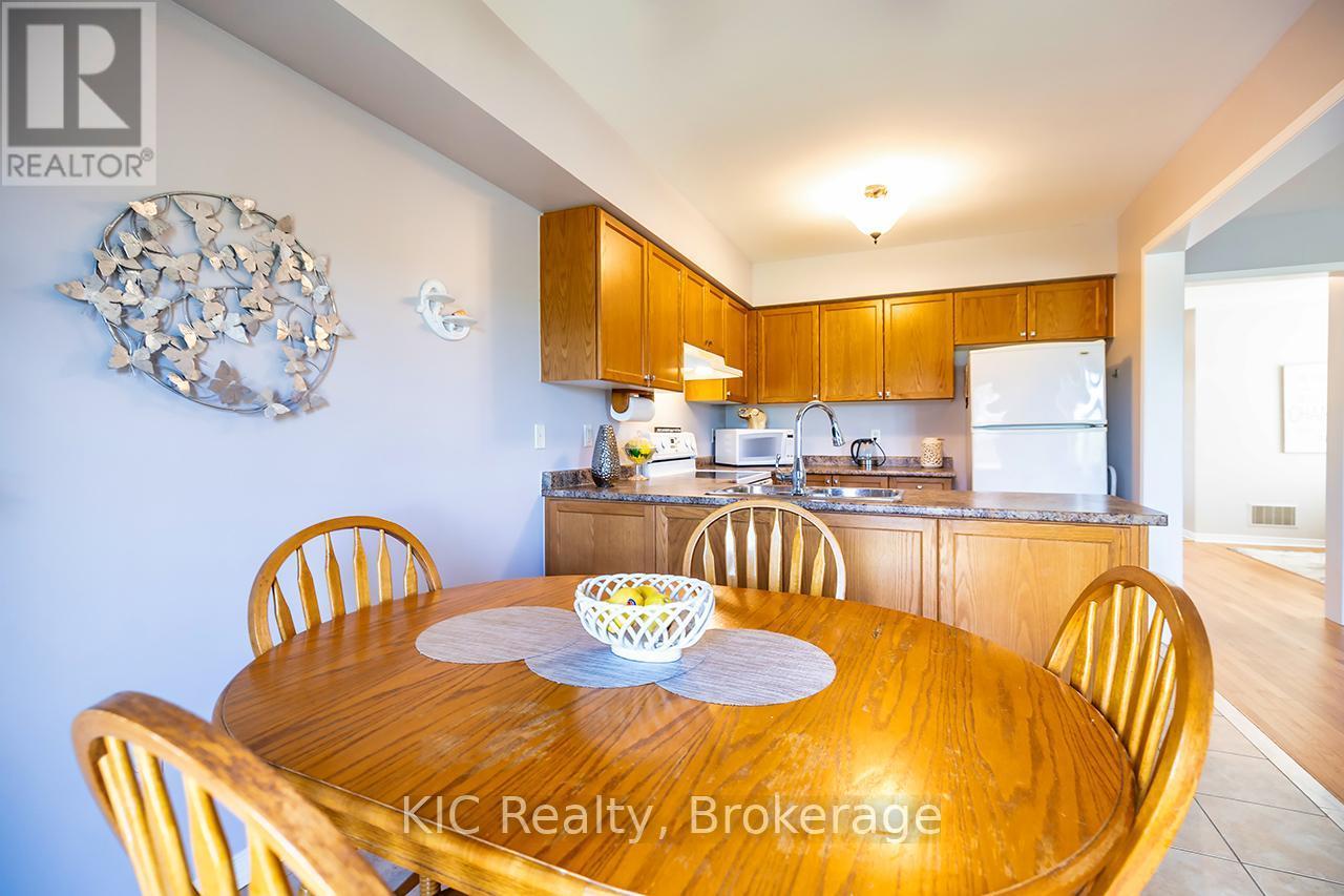 40 Puttingedge Drive, Whitby (Rolling Acres), ON