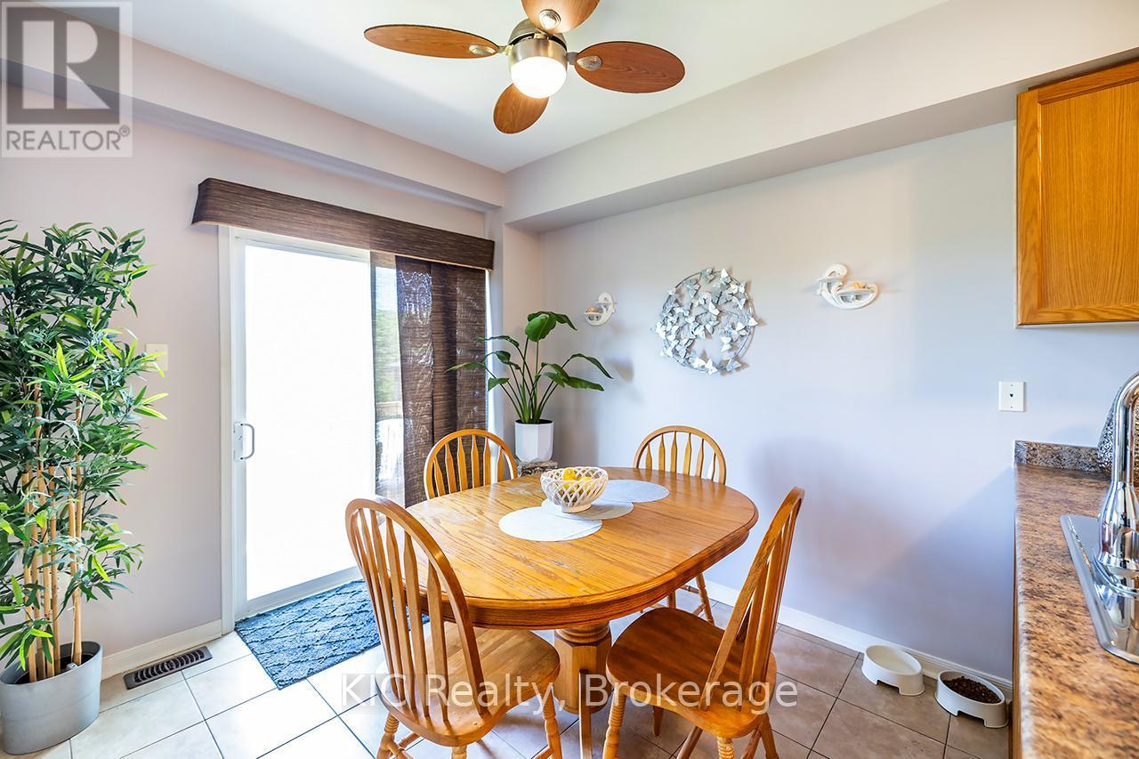 40 Puttingedge Drive, Whitby (Rolling Acres), ON