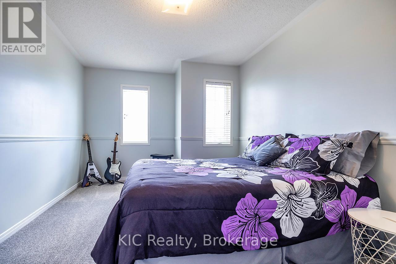 40 Puttingedge Drive, Whitby (Rolling Acres), ON