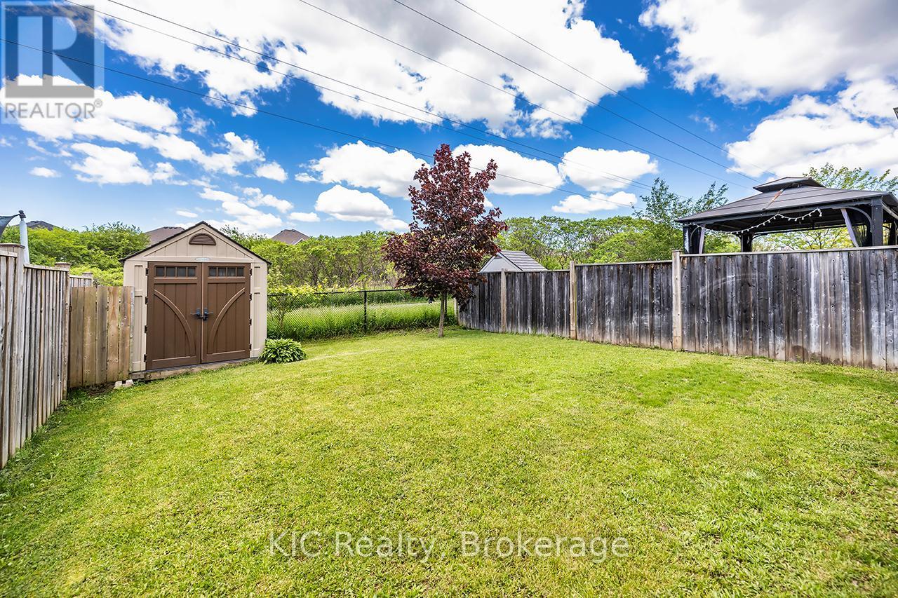 40 Puttingedge Drive, Whitby (Rolling Acres), ON