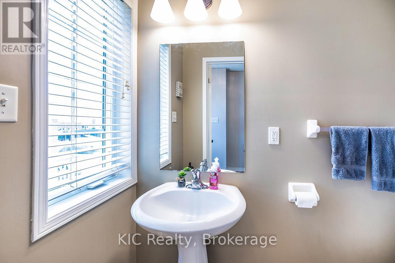 40 Puttingedge Drive, Whitby (Rolling Acres), ON
