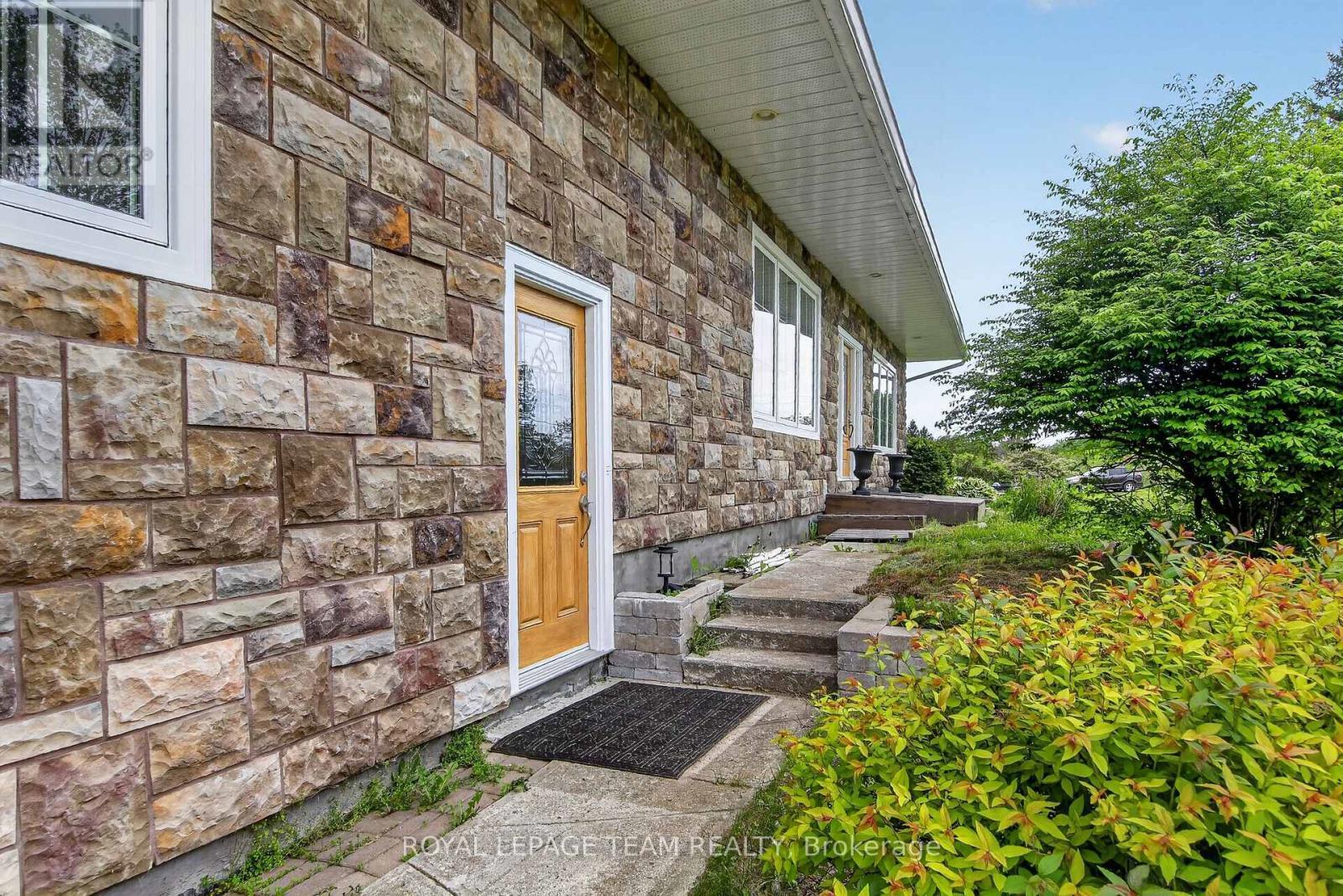 Exterior Front - 434 High Street, Beckwith, ON