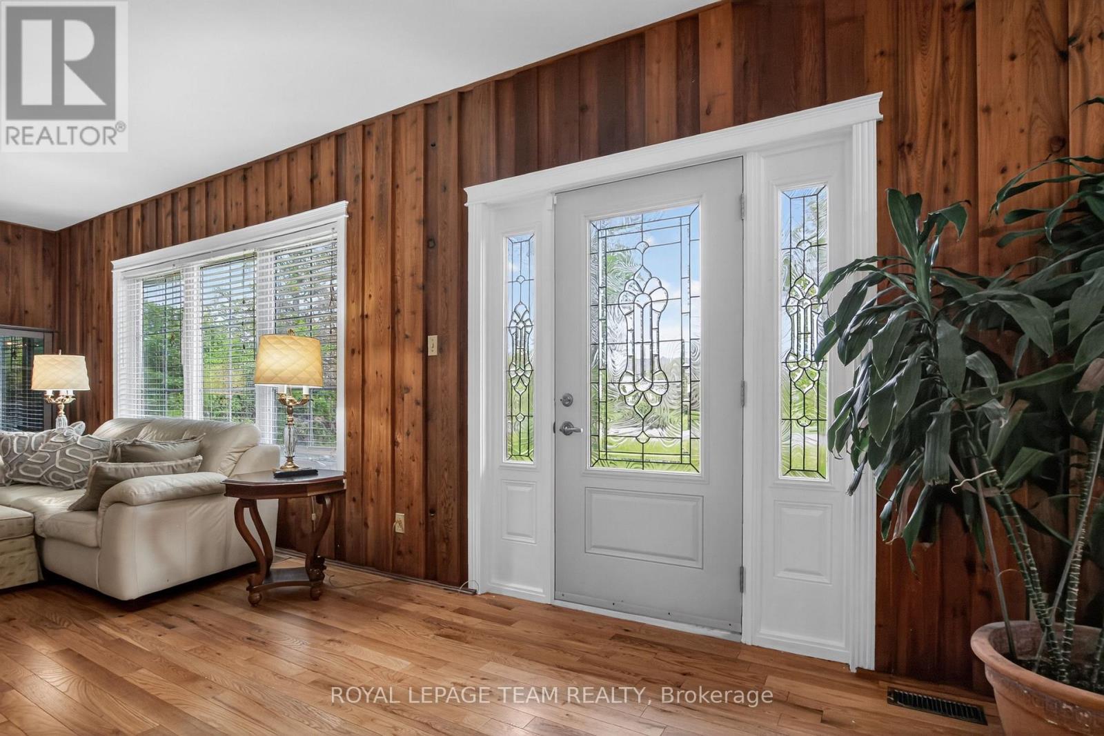 Entry - 434 High Street, Beckwith, ON