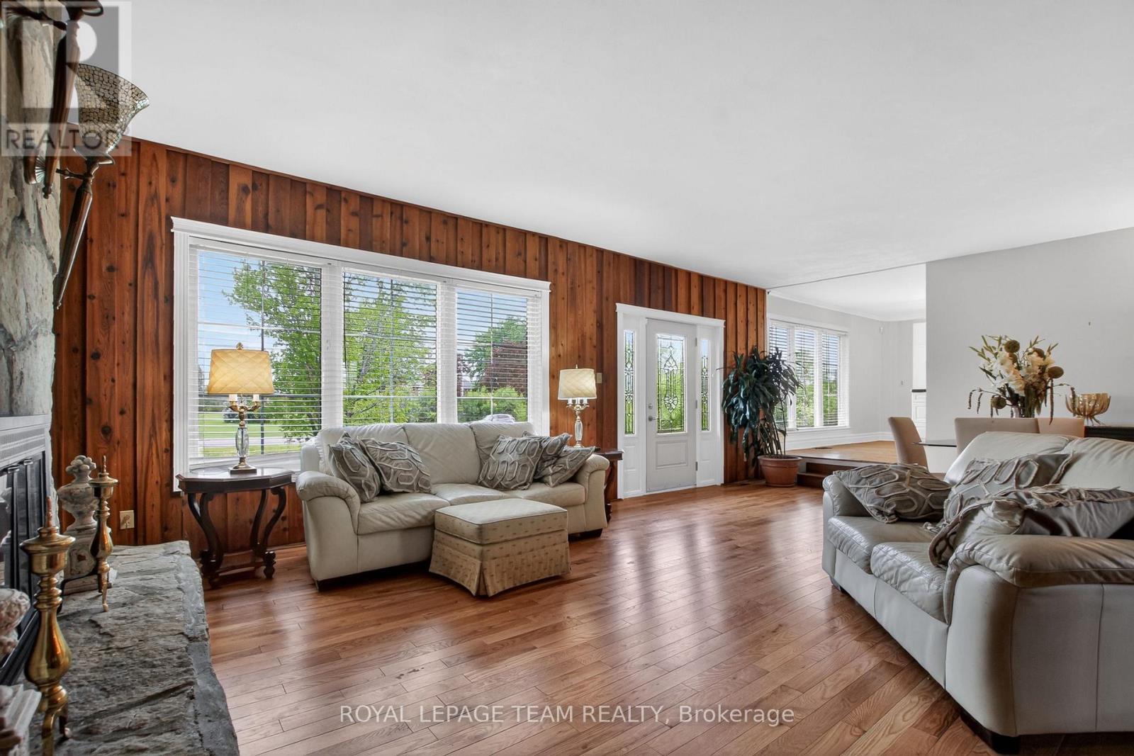 Living Room - 434 High Street, Beckwith, ON
