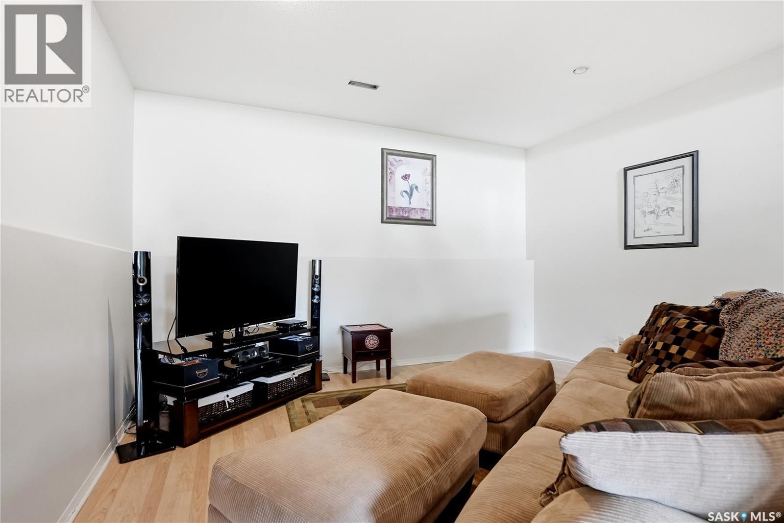 206 Carr Lane, Saskatoon, SK
