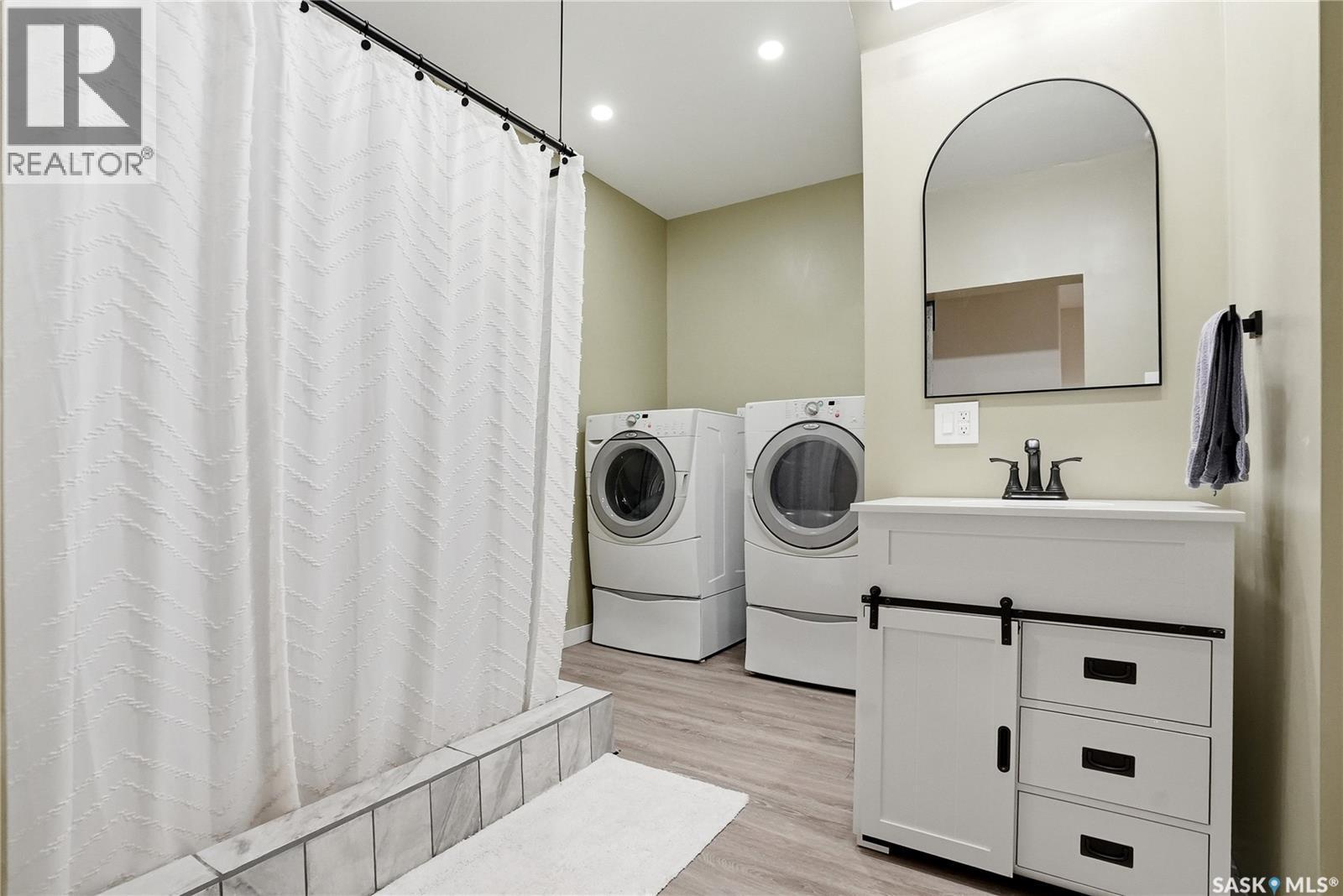 206 Carr Lane, Saskatoon, SK