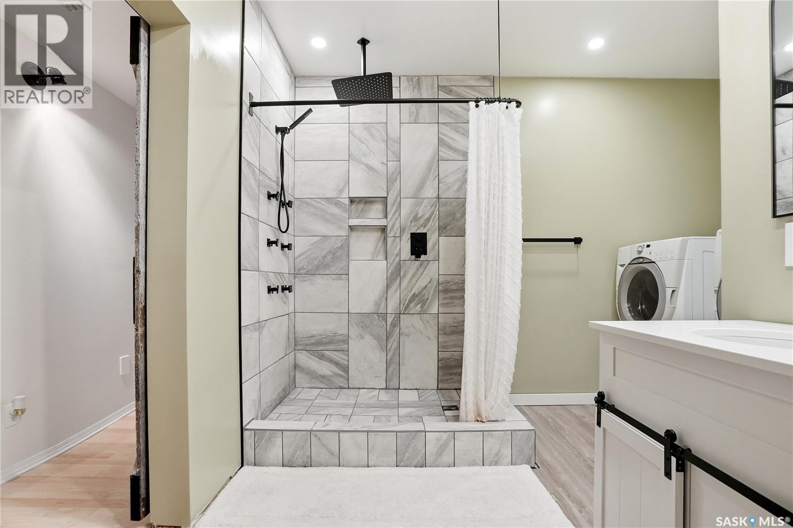 206 Carr Lane, Saskatoon, SK