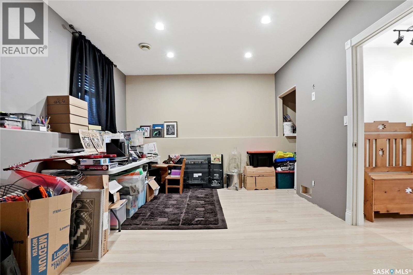 206 Carr Lane, Saskatoon, SK
