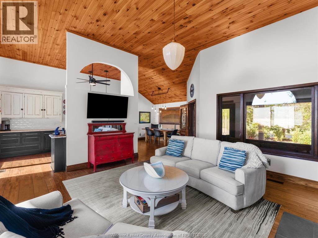 266 East Beach Road, Leamington, ON