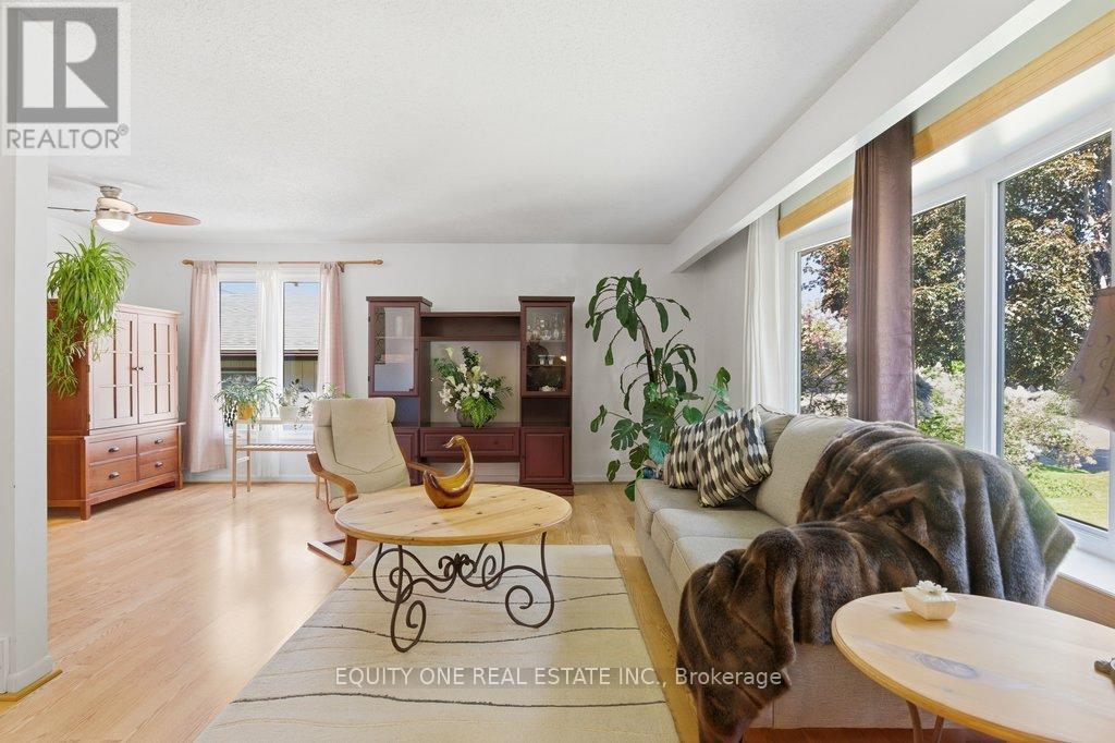 542 Sirois Avenue, Ottawa, ON