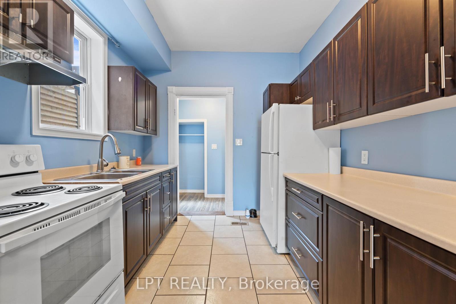 Kitchen - 58 Nottawasaga Street, Orillia, ON