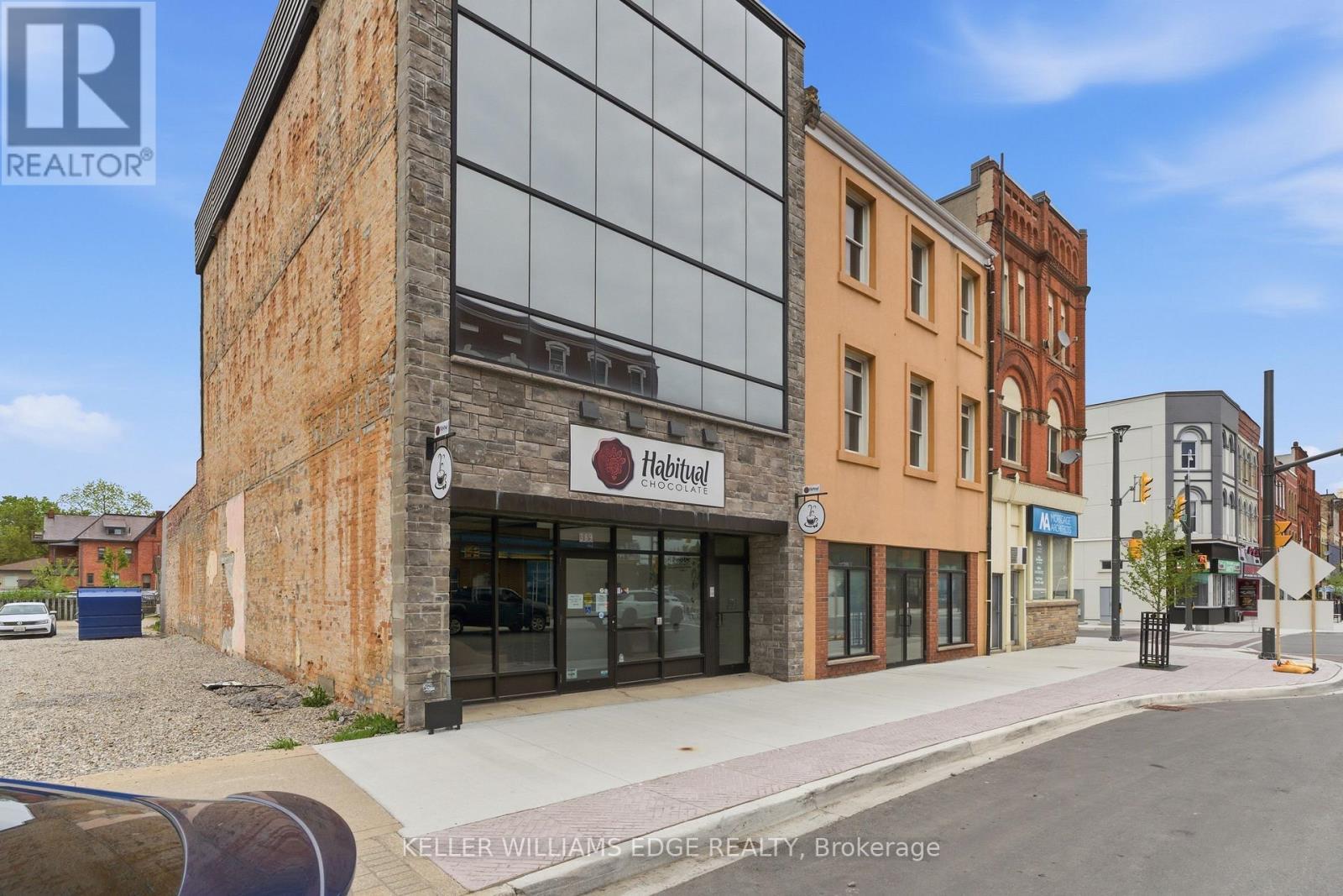 Exterior - 389 Dundas Street, Woodstock, ON
