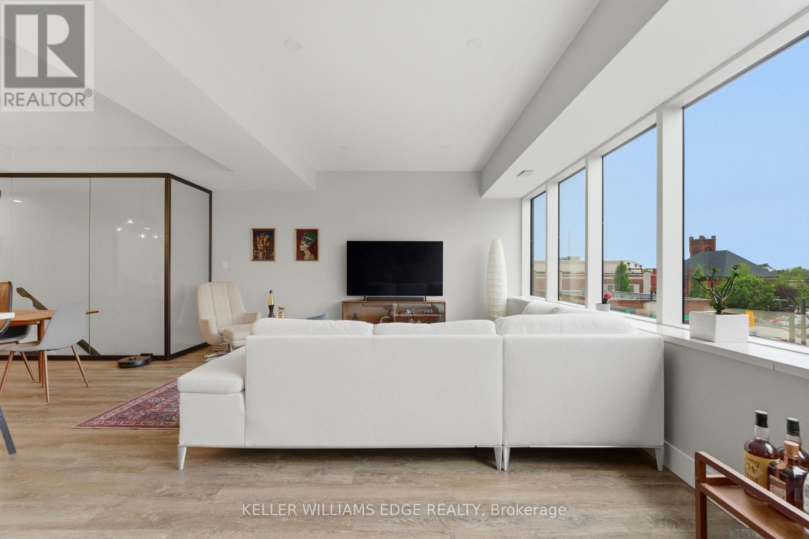 Living third floro - 389 Dundas Street, Woodstock, ON