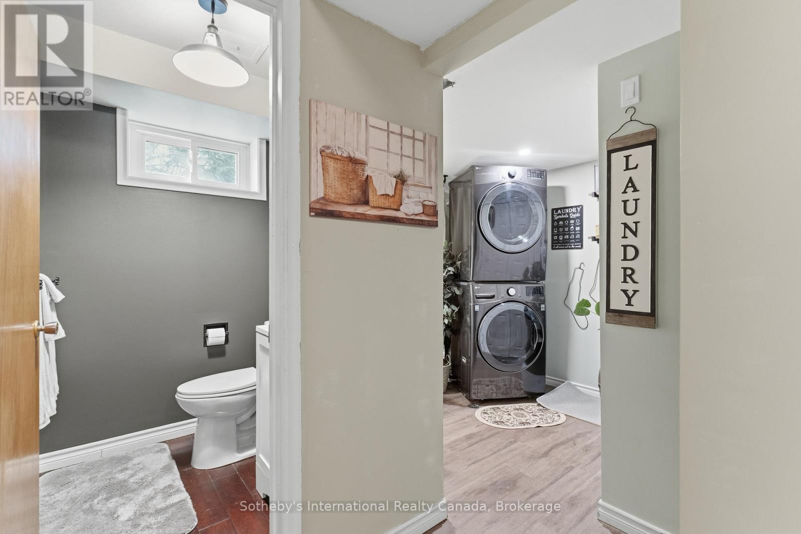 180 Clairmont Road, Gravenhurst (Muskoka (S)), ON - Indoor Photo Showing Laundry Room