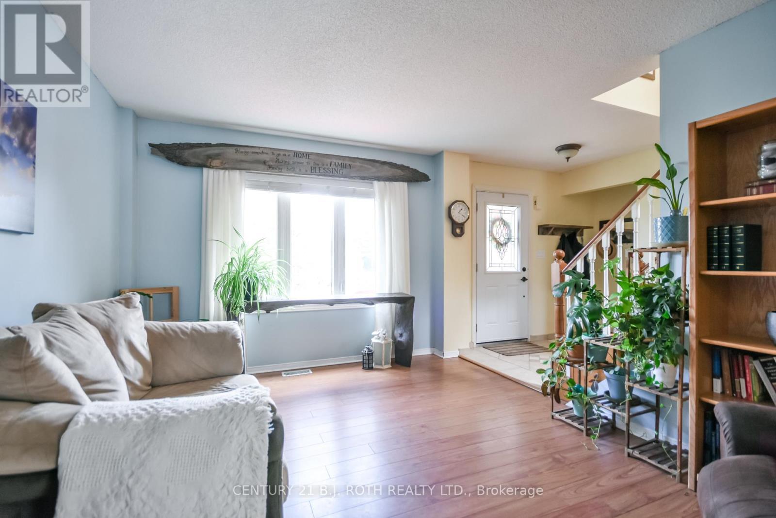 42 Farmstead Crescent, Barrie, ON