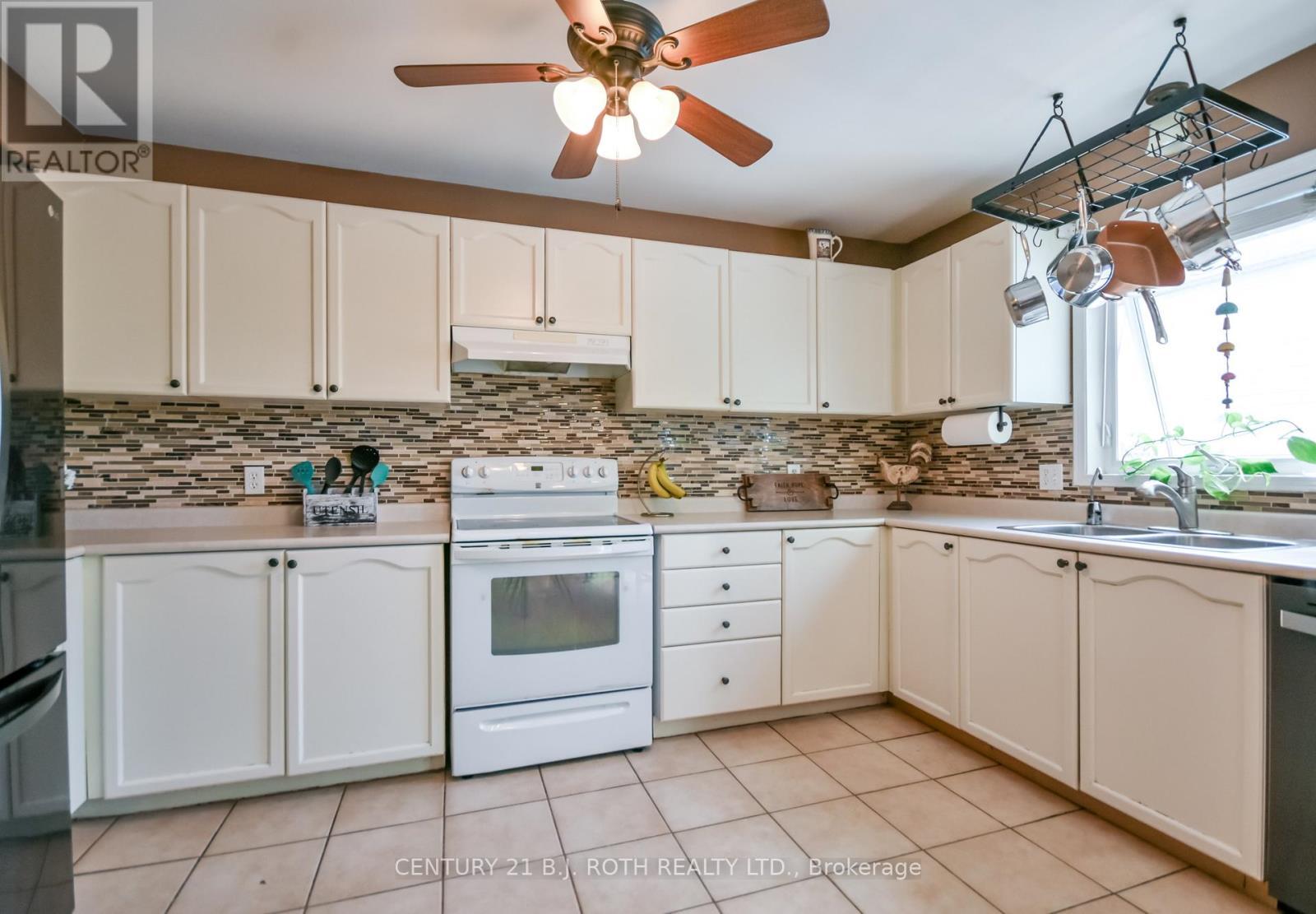 42 Farmstead Crescent, Barrie, ON