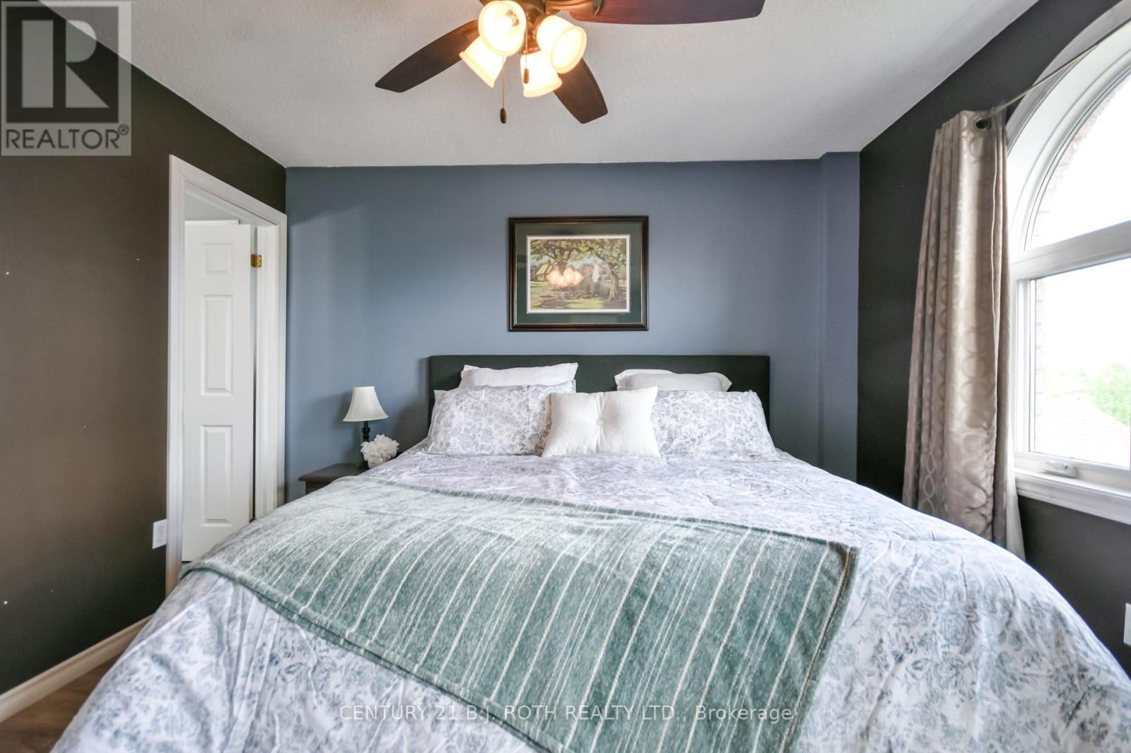 42 Farmstead Crescent, Barrie, ON