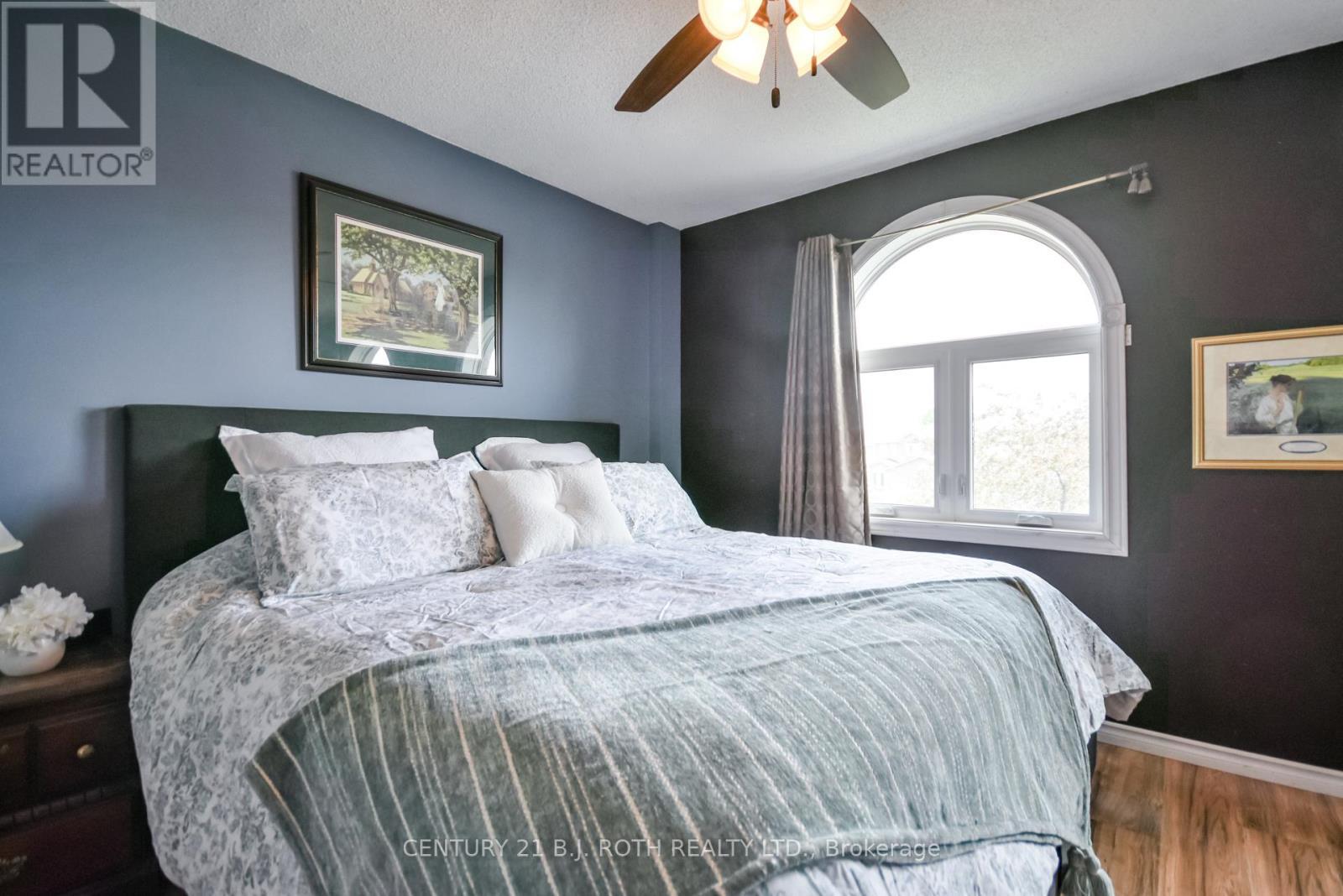 42 Farmstead Crescent, Barrie, ON