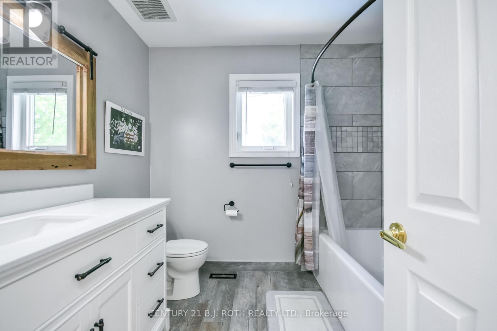 42 Farmstead Crescent, Barrie, ON