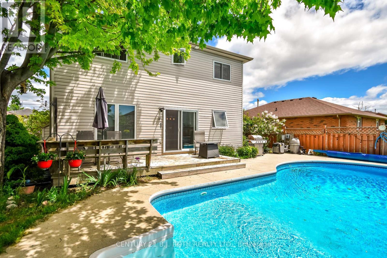 42 Farmstead Crescent, Barrie, ON