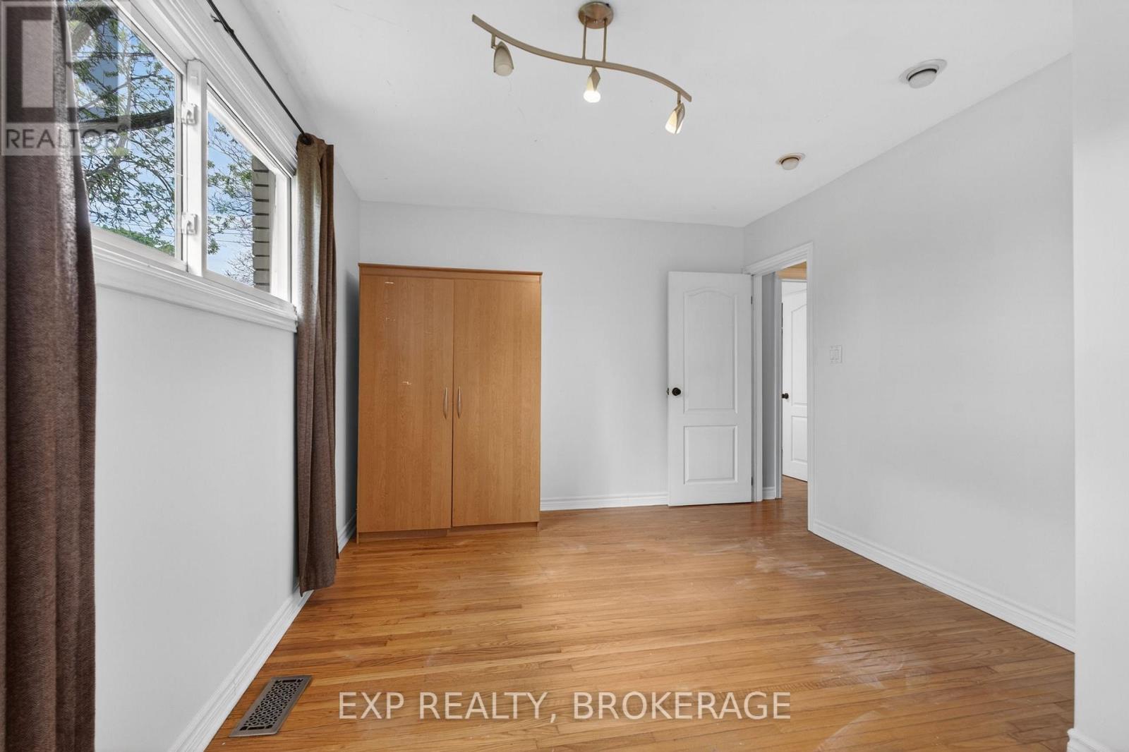 340 Palace Road, Kingston (Central City East), ON
