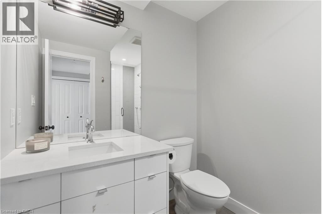 Second bathroom third floor unit - 389 Dundas Street, Woodstock, ON