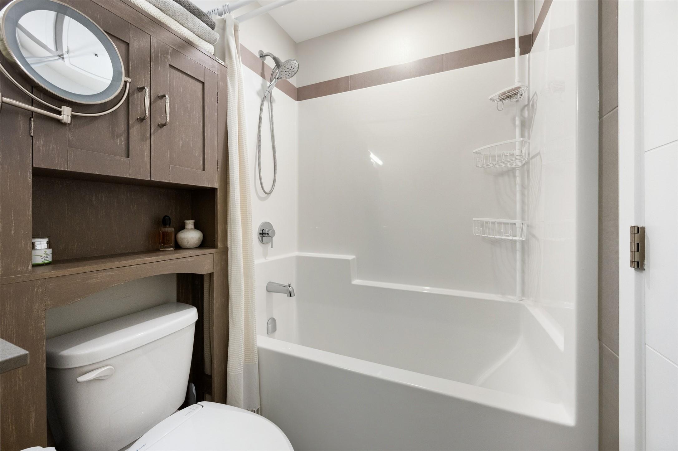 419-2301 Carrington Road, West Kelowna, BC - Indoor Photo Showing Bathroom