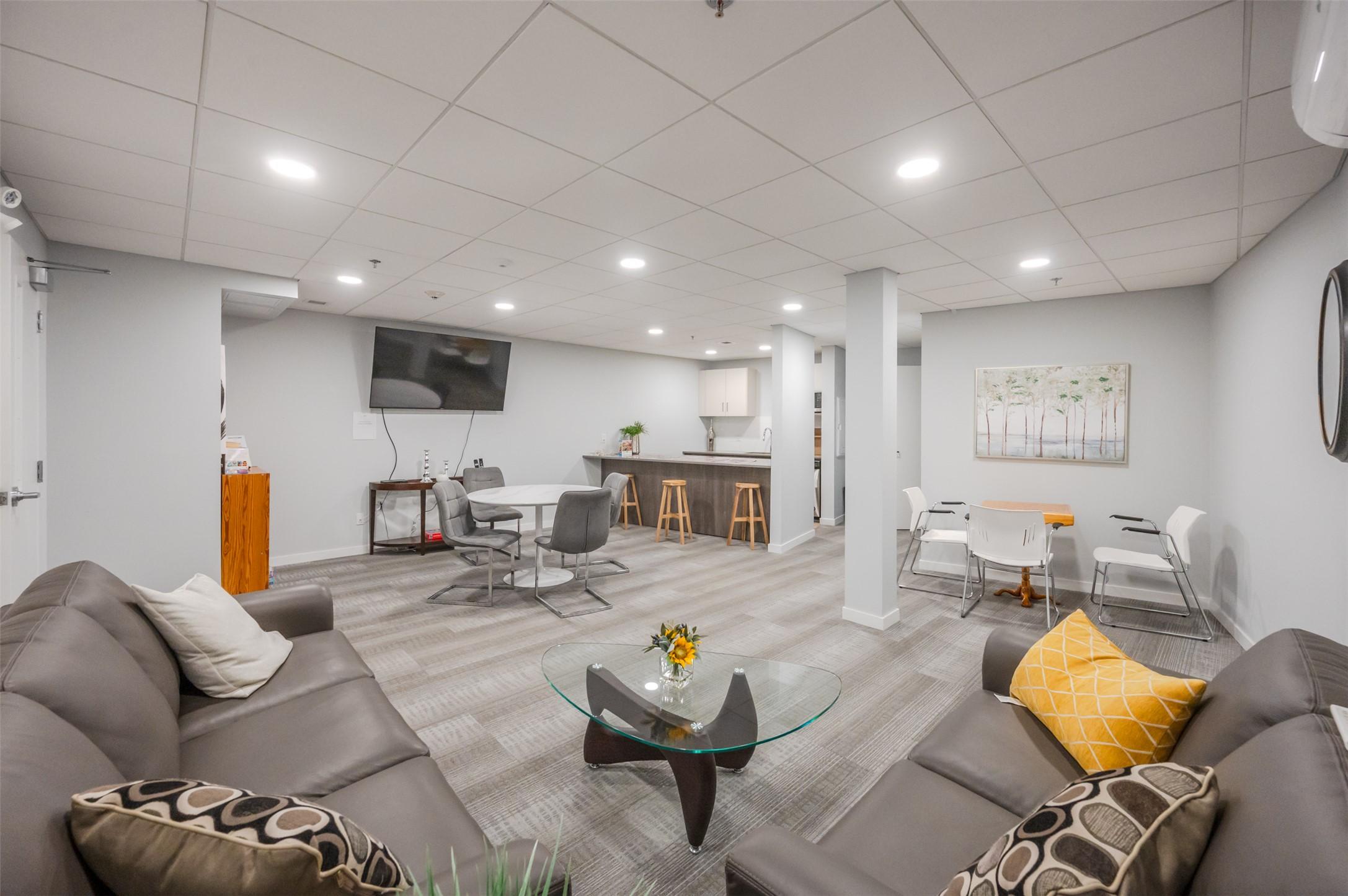 419-2301 Carrington Road, West Kelowna, BC - Indoor