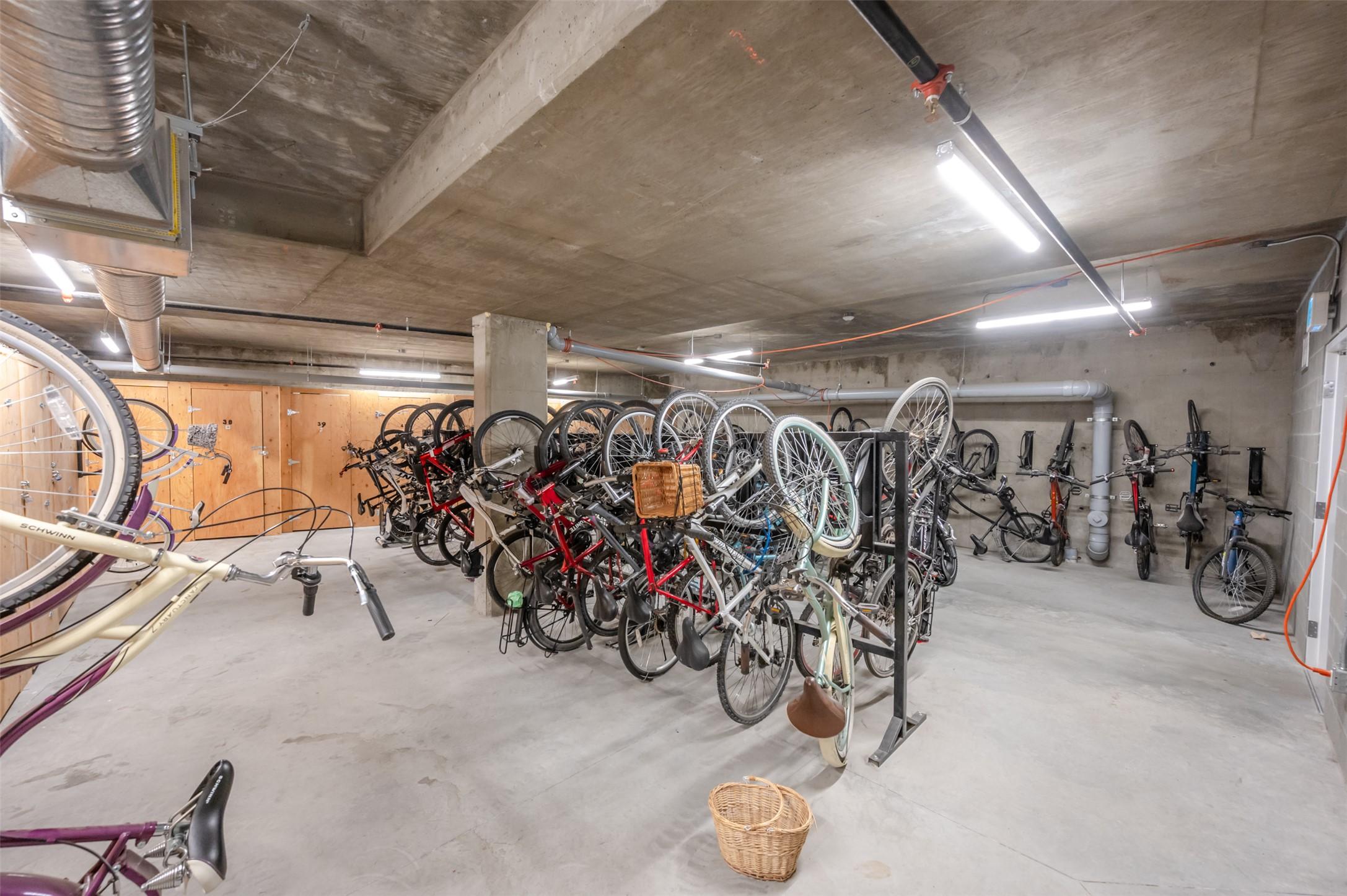 419-2301 Carrington Road, West Kelowna, BC - Indoor Photo Showing Garage